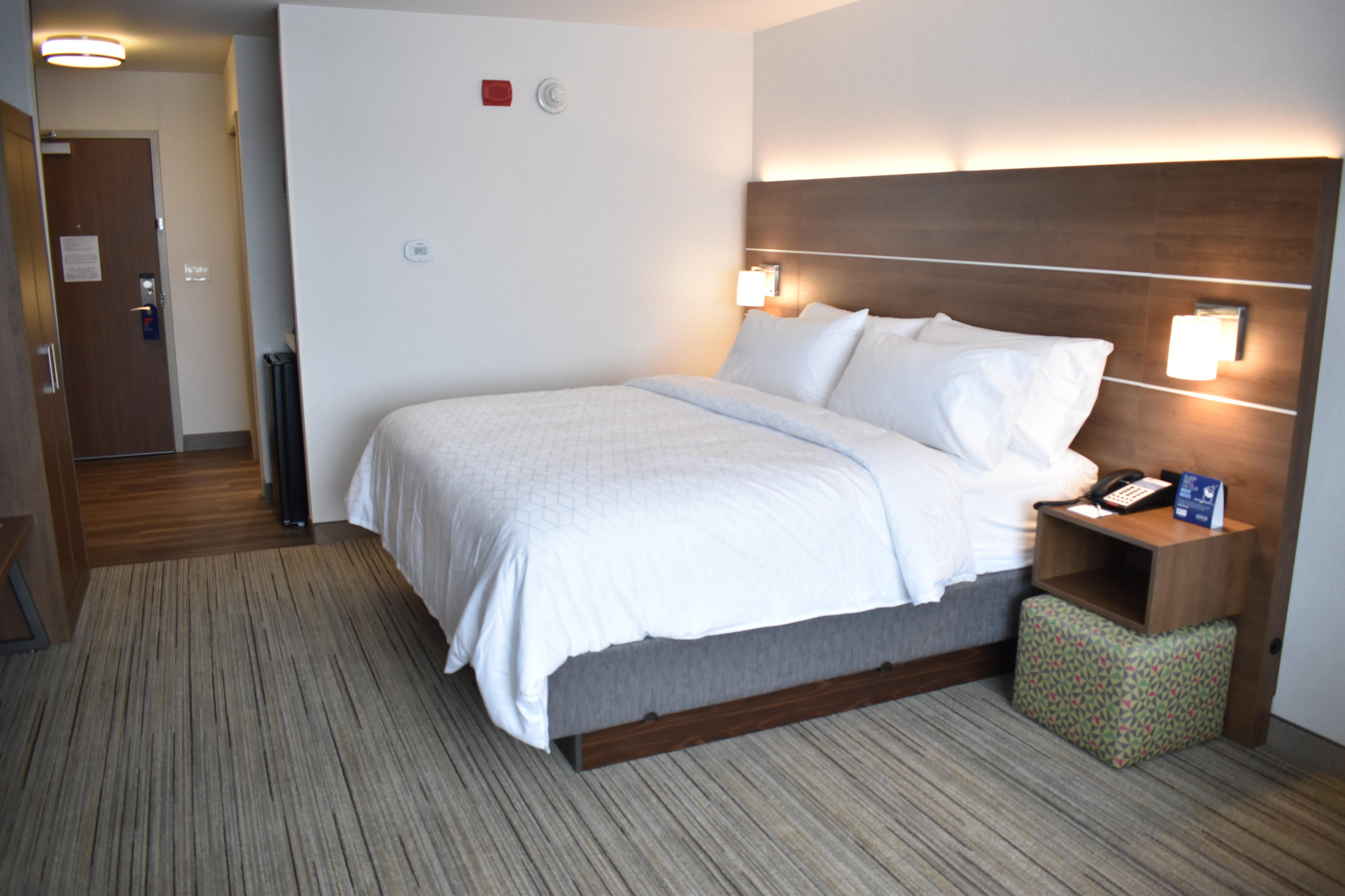 Holiday Inn Express & Suites - Boston South - Randolph By Ihg Ngoại thất bức ảnh