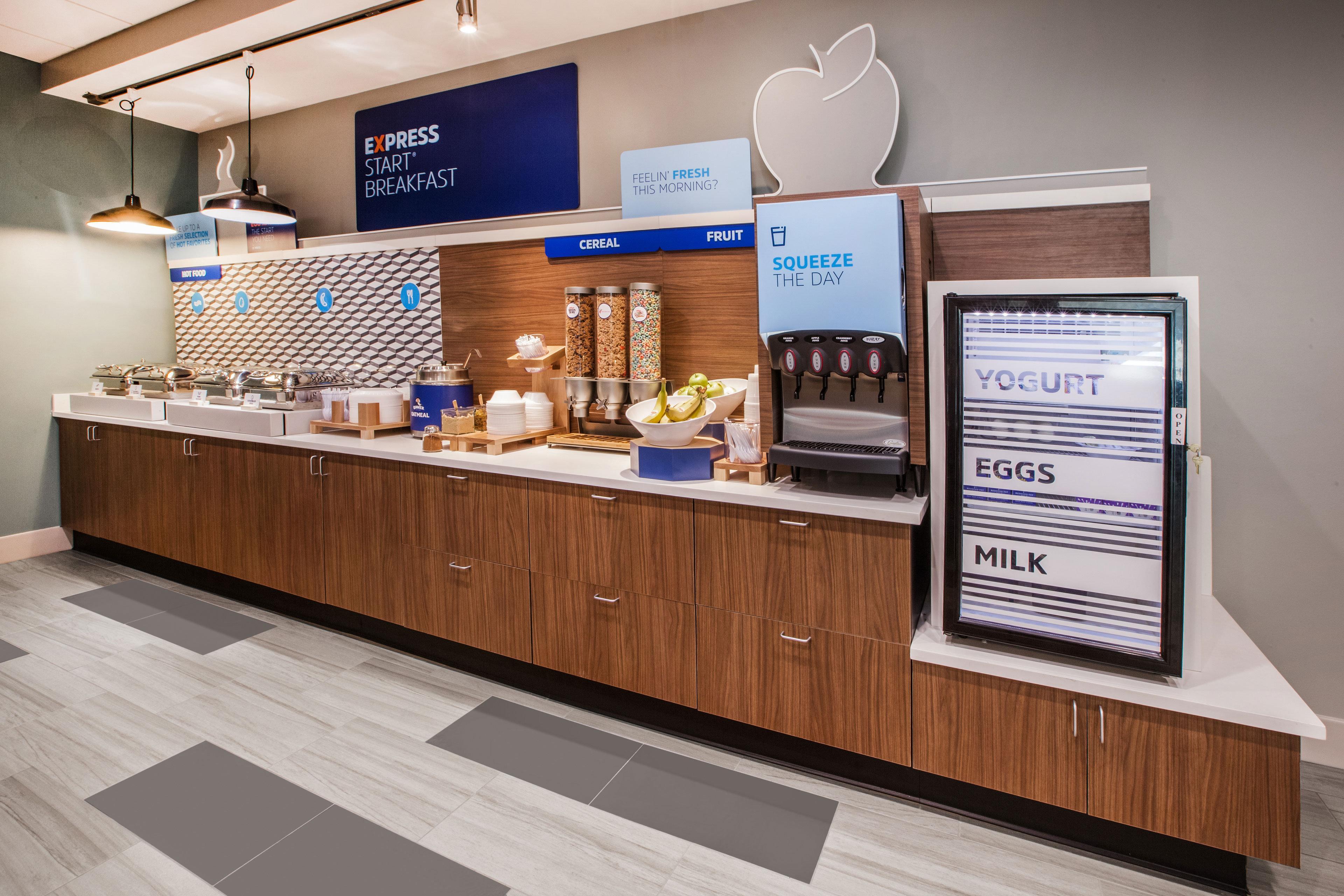 Holiday Inn Express & Suites - Boston South - Randolph By Ihg Ngoại thất bức ảnh