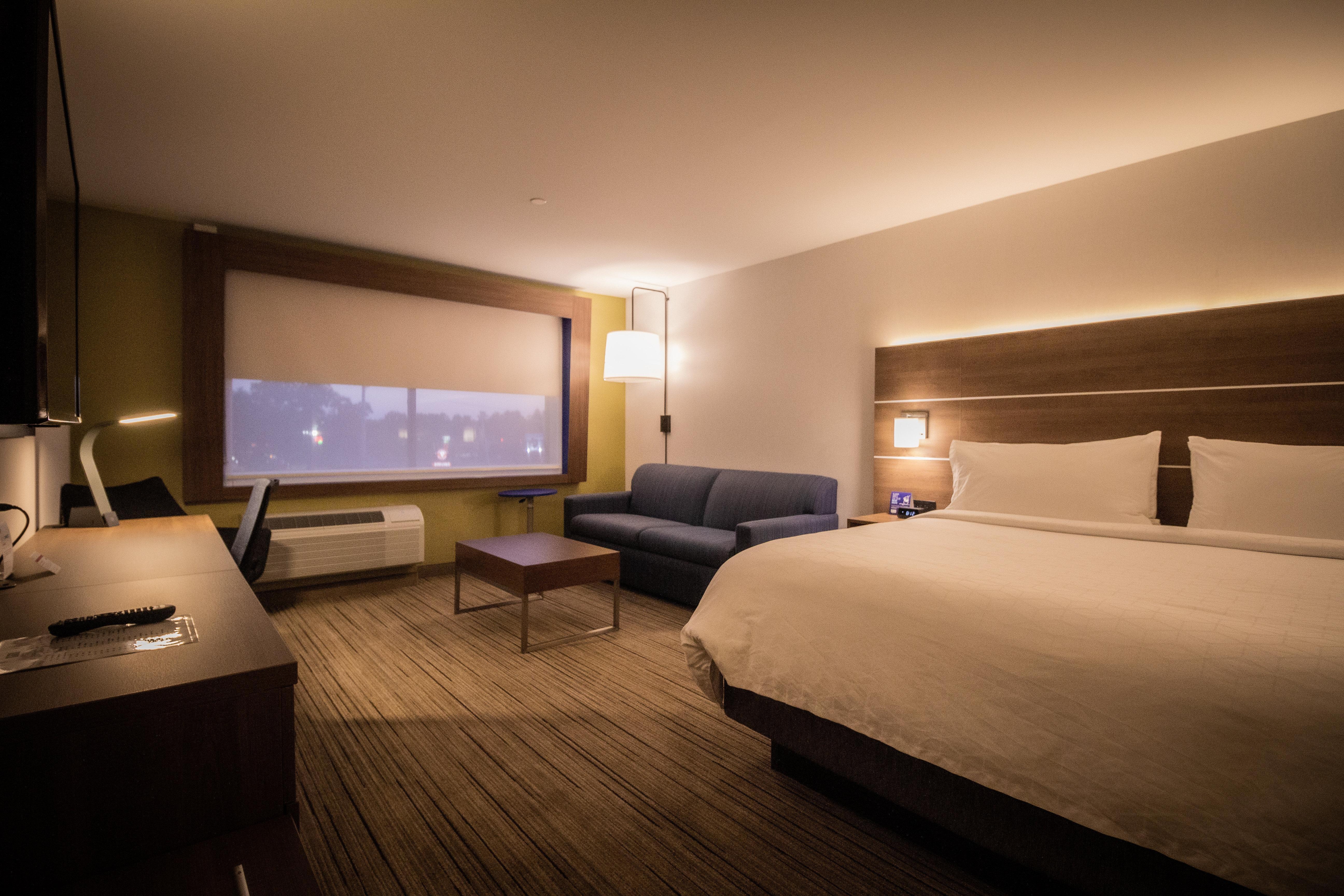 Holiday Inn Express & Suites - Boston South - Randolph By Ihg Ngoại thất bức ảnh