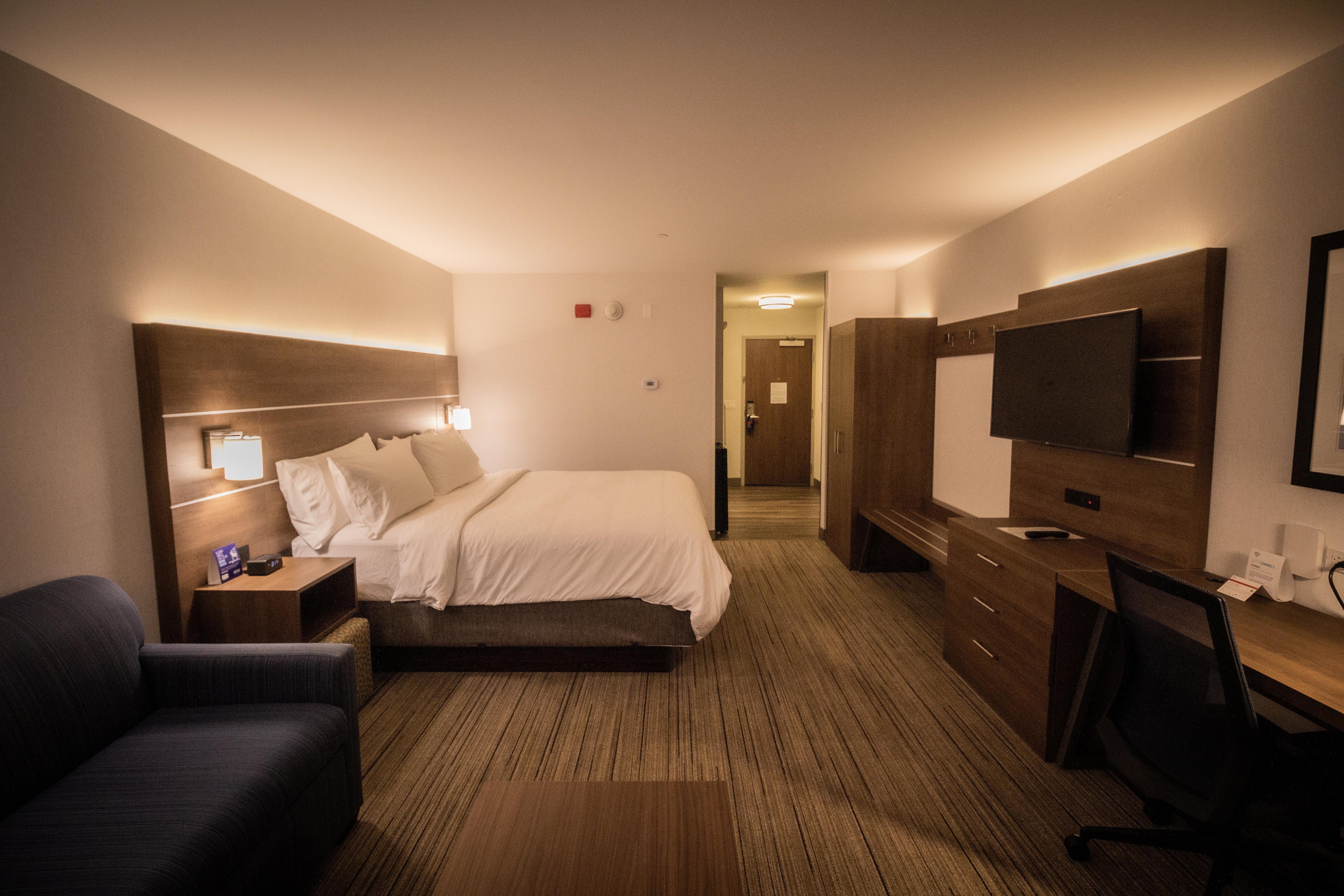 Holiday Inn Express & Suites - Boston South - Randolph By Ihg Ngoại thất bức ảnh