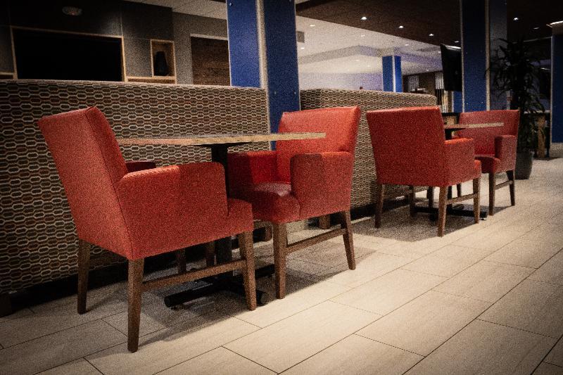 Holiday Inn Express & Suites - Boston South - Randolph By Ihg Ngoại thất bức ảnh